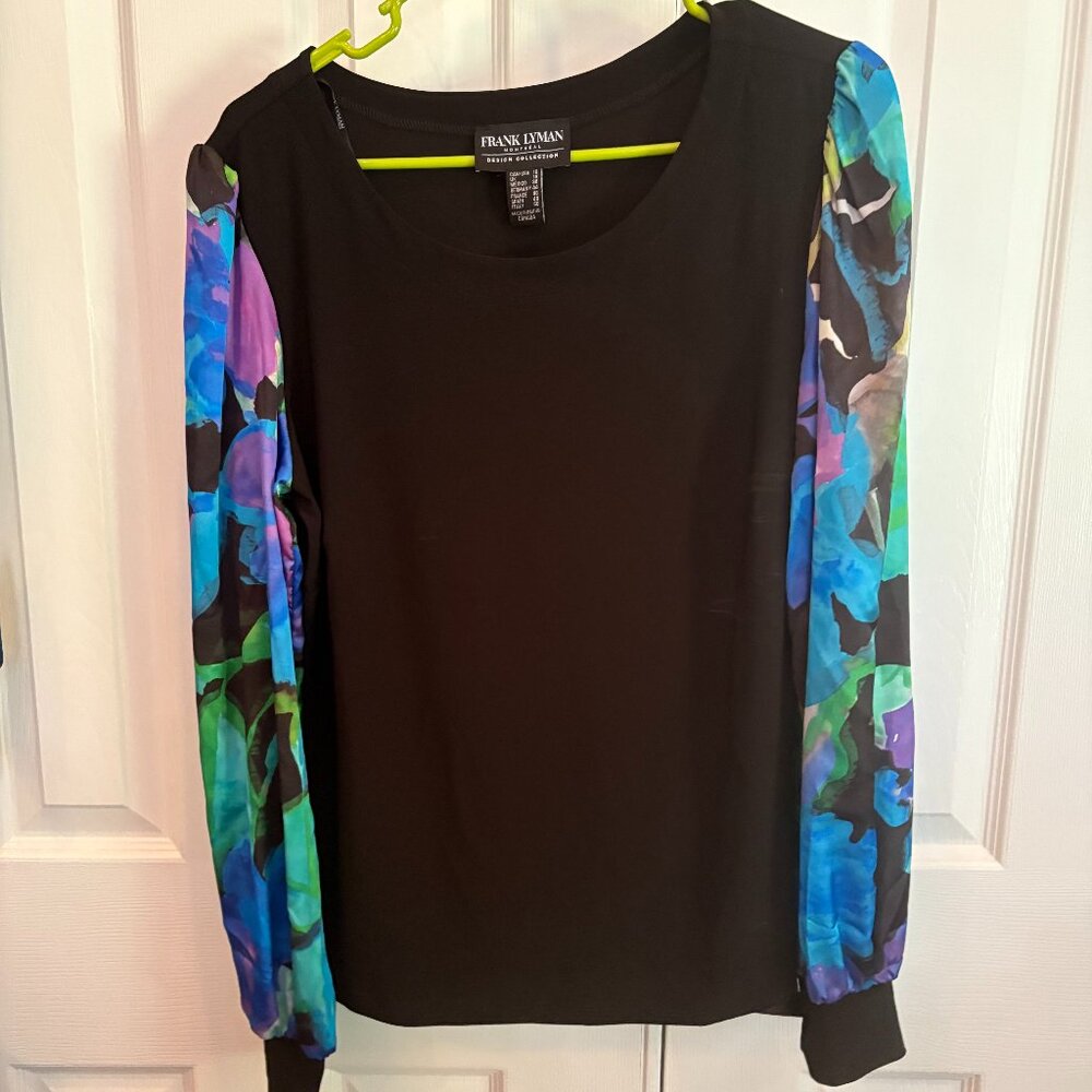 Frank Lyman Puffy Sleeve sweater